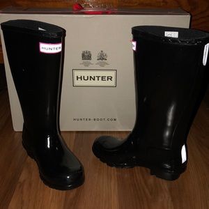 Hunter Glossy Kids Boot size 1(boys)/2(girls)